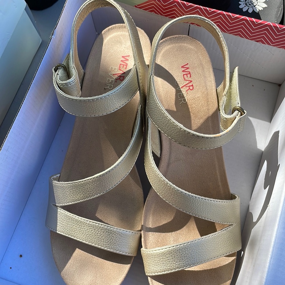 Wedge sandals